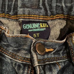 Like new Oshkosh, 5T adjustable waist, bluejeans boys